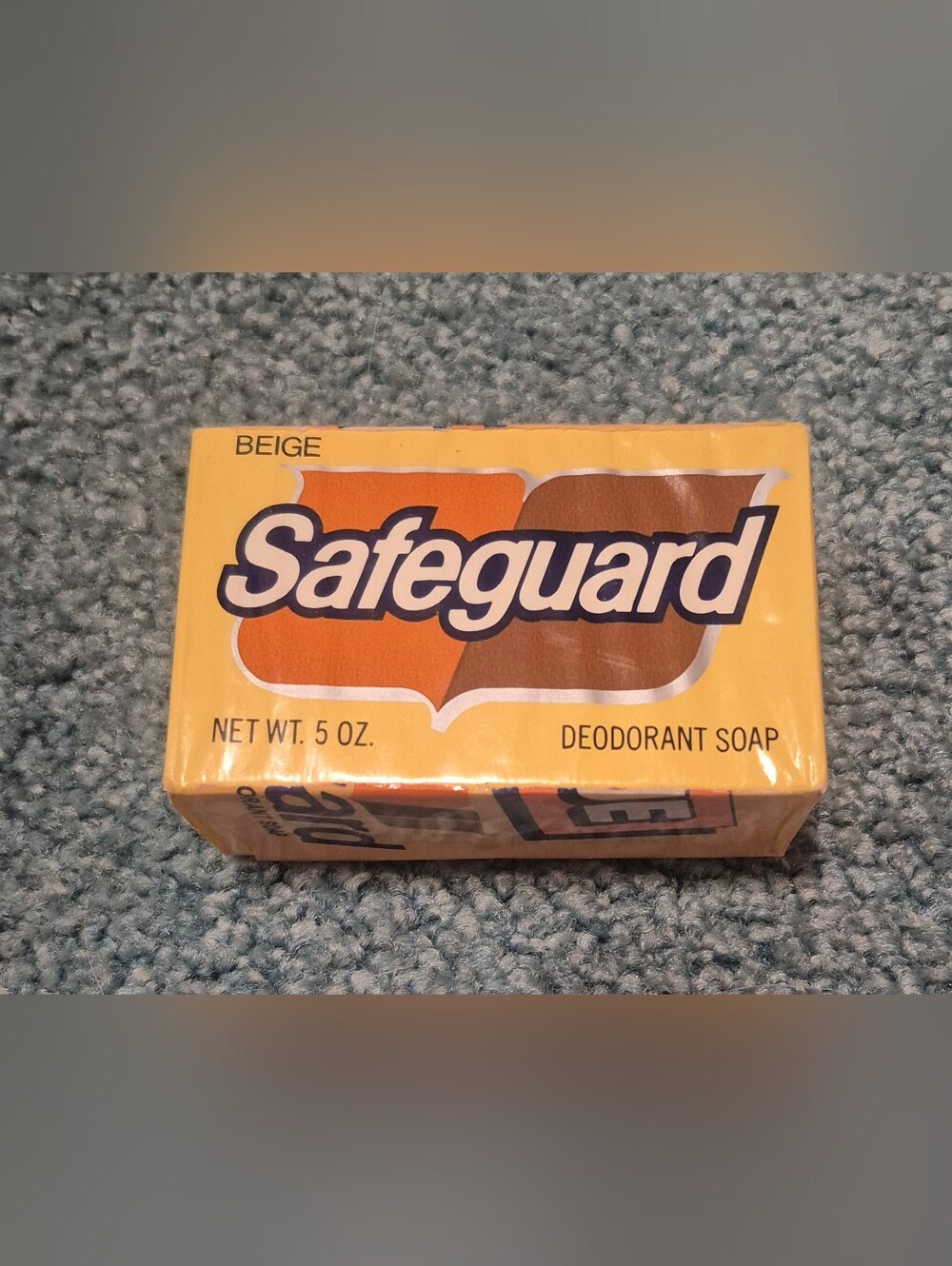 Vintage Safeguard Beige Deodorant Soap 5 oz Bath Size Lot of 19 NOS Sealed